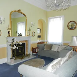  Apartment The Circus