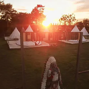 **** Campsite Pinewood Park - Tipis, Hot Tubs And United Kingdom